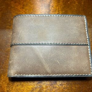NWT fossil men’s brown folding wallet